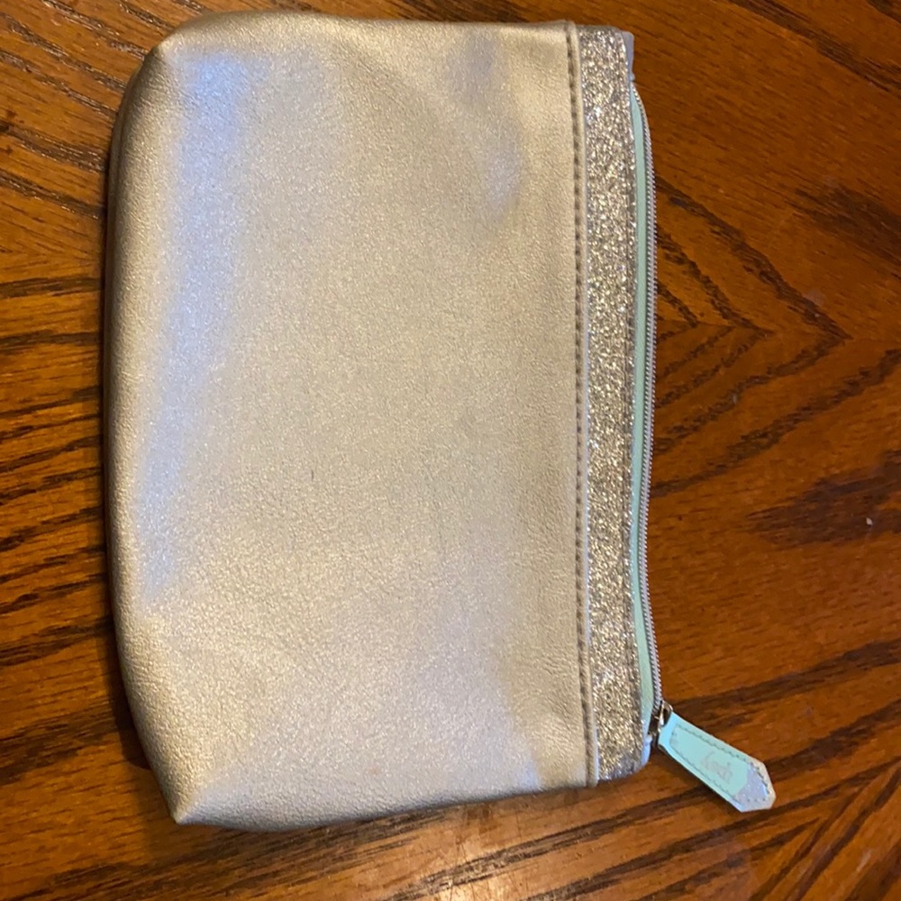 Ipsy silver and green with sparkles